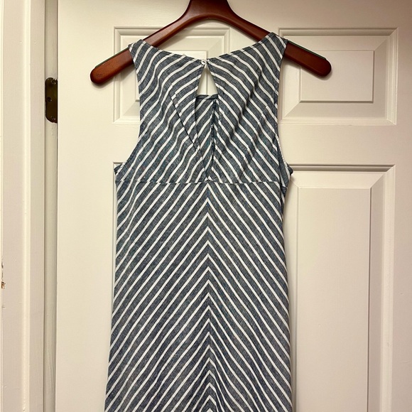 Striped Sleeveless Linen Maxi Dress - Chambray Blue and White - Picture 4 of 6